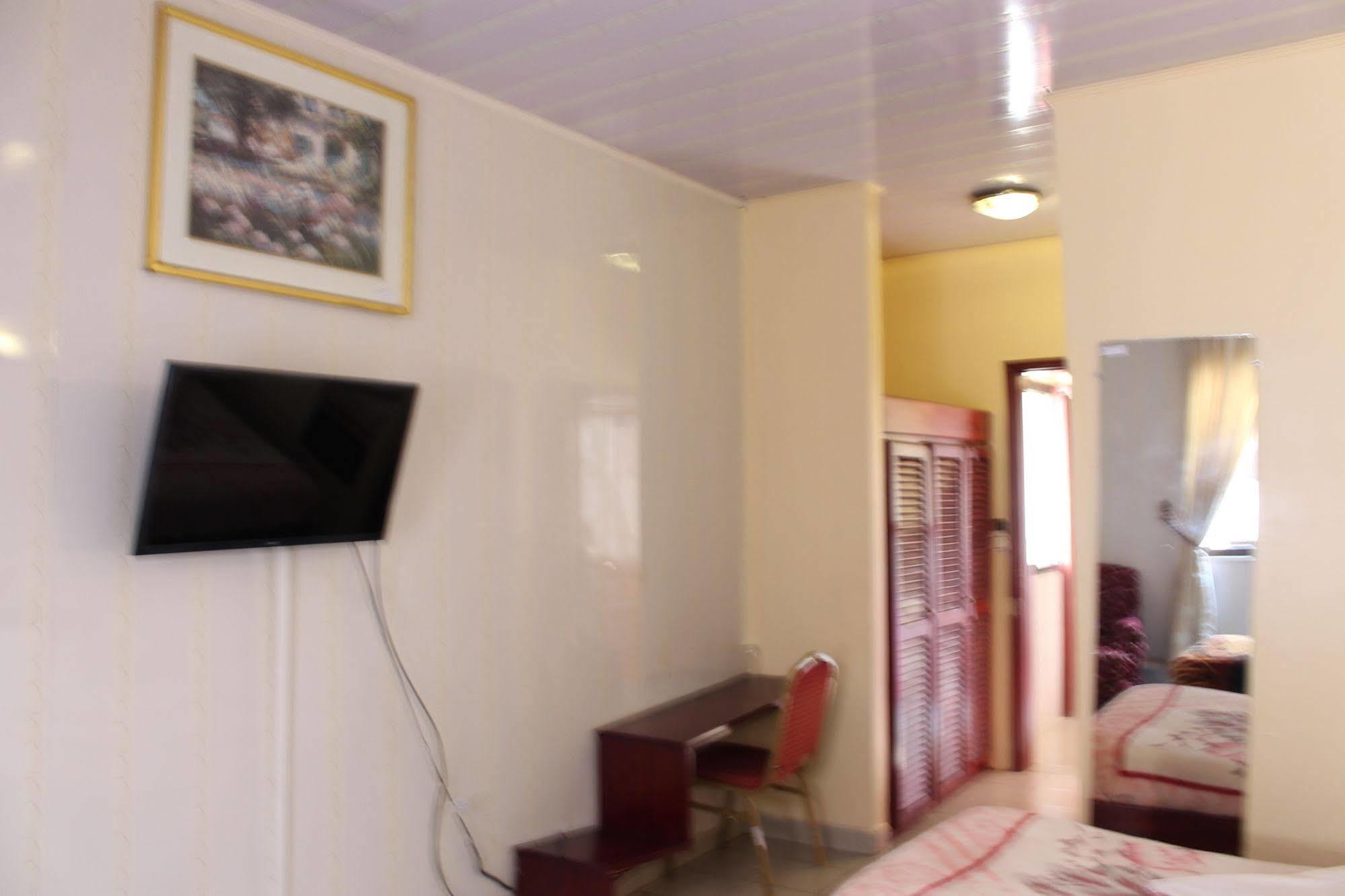 Hotel Santa Lucia Yaoundé Dış mekan fotoğraf