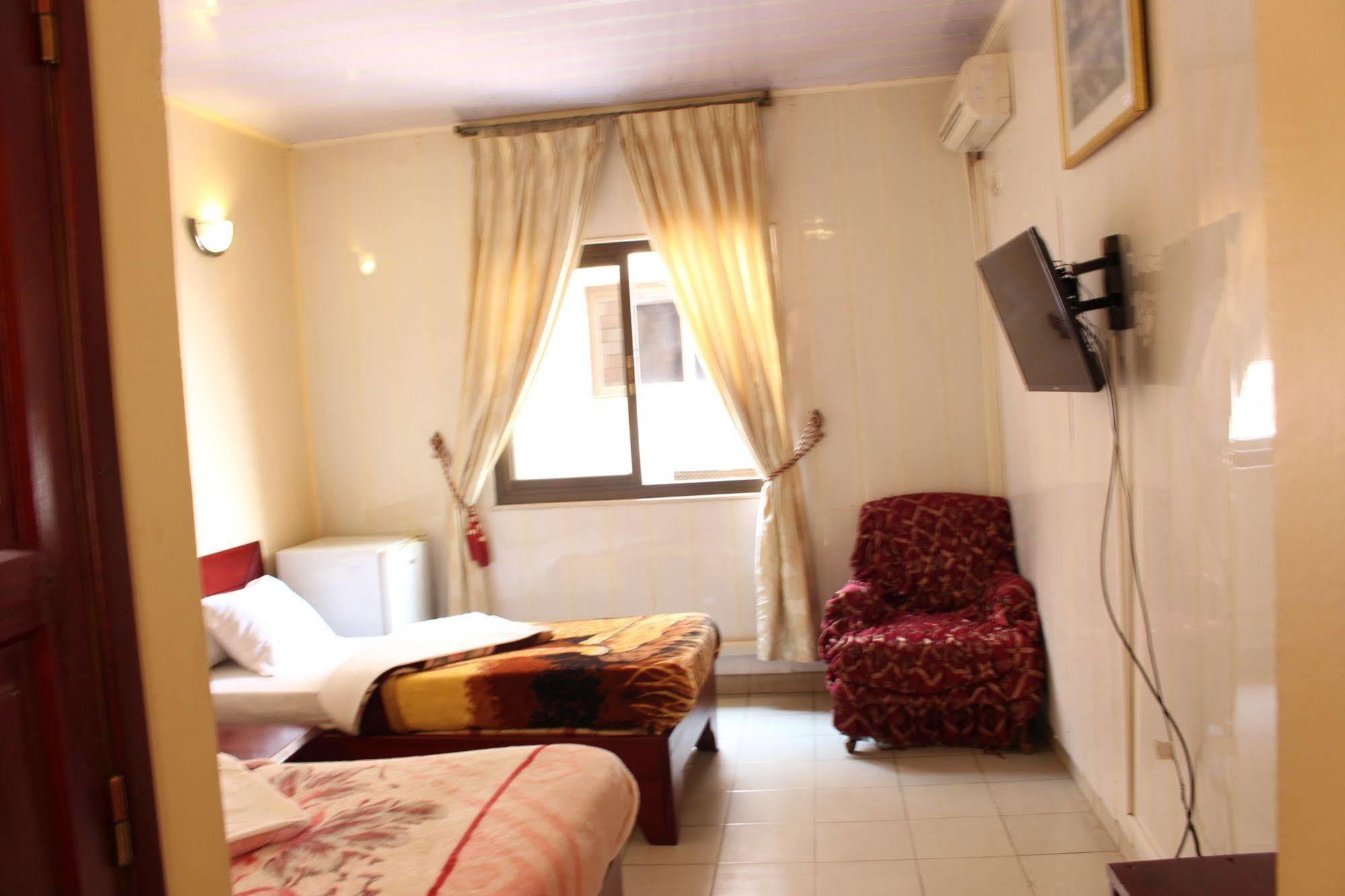 Hotel Santa Lucia Yaoundé Dış mekan fotoğraf